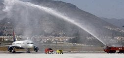 Primer avión de Delta Air Lines que aterrizó en Málaga en junio de 2007 procedente de Nueva York. / SALVADOR SALAS