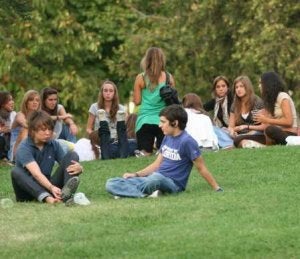 Los jóvenes consideran lo descortés como un camino para integrarse.