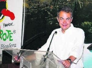 Zapatero, en su última estancia en Lanzarote. / AFP