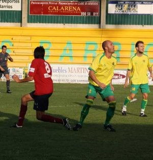 Espínola, Alvaro y Carlos intentarán que el Puerto Real no marque / SUR