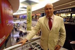 Vera celebra el fallo del TSJA y admite haber vivido meses «muy incómodos» por la presión sindical. / CARLOS MORET