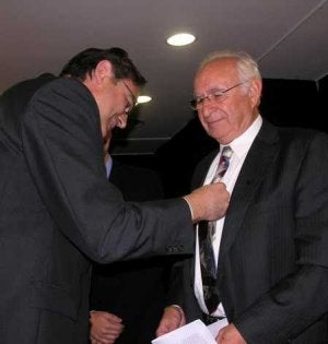 José Regueira Ramos, Hijo Adoptivo de Jimena de la Frontera. ::
SUR