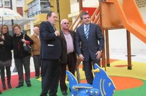 Arroyo de la Miel estrena la nueva plaza de Las Flores