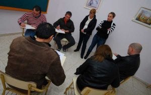 En el centro tienen lugar los primeros encuentros terapéuticos entre el afectado, la familia y el programa. ::
EVA GUZMÁN