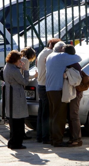 Los familiares de los desaparecidos reciben atención psicológica. ::
EFE