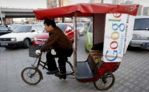 Un 'taxi' de Pekín anuncia el servicio de publicidad de Google, el buscador que tensa aún más su relación con el Gobierno chino. ::
AP