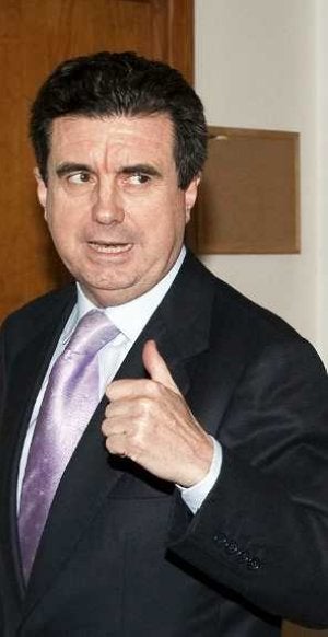 Jaume Matas, a la salida, ayer, de los juzgados de Palma. ::
EFE