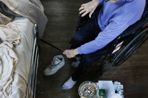 A medida que las personas envejecen aumentan las probabilidades de maltrato. ::
SUR