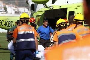 El senderista fue rescatado en helicóptero y trasladado al hospital Costa del Sol. ::
JOSELE-LANZA