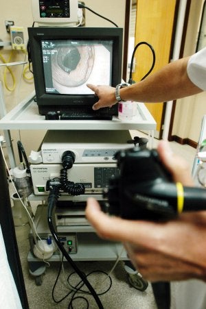 Una consulta del Clínico detecta de forma precoz el cáncer hereditario