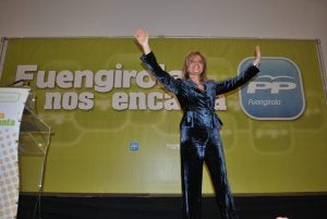 Esperanza Oña, con el resto de integrantes de la lista del PP para las municipales. ::
F. JIMÉNEZ