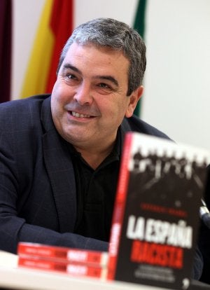 Esteban Ibarra, presidente del Movimiento contra la Intolerancia: «No podemos tolerar que en la red se incite a la 'caza' del inmigrante»