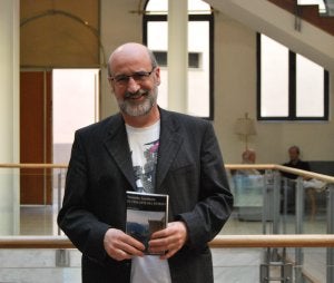 Fernando Aramburu: «Lo único que hago es imitar a la vida»