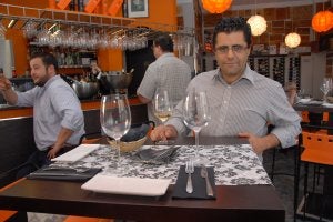 Hernández, en el restaurante Dom Vinos. ::
SUR