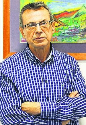 Favio Rivas, jefe del servicio de psiquiatría de Carlos Haya: Un psiquiatra con vocación de escritor