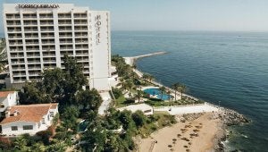 El Hotel Torrequebrada echa el cierre para convertirse en un cuatro estrellas