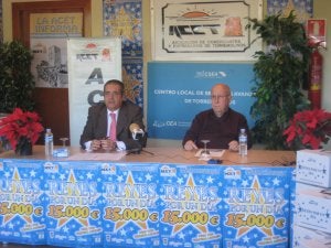 El presidente de la ACET, Carlos Rodríguez (derecha), junto al secretario general, Juan Vallejo. ::                             SUR