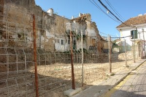 Imagen de la parcela tras las labores de limpieza llevadas a cabo. ::
SUR