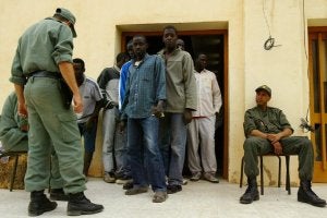 Muere un soldado marroquí al evitar la entrada de inmigrantes a la ciudad