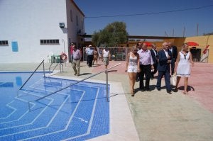 Alpandeire estrena la piscina más grande de la Serranía