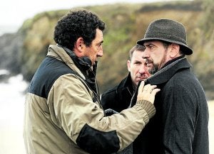 Calparsoro da órdenes a Karra Elejalde y Antonio de la Torre. ::
SUR