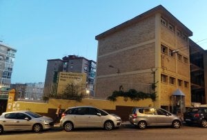 El colegio lleva años denunciando el estado de la instalación eléctrica. ::                             FERNANDO GONZÁLEZ