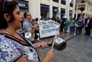 Cacerolada contra los bancos y la deuda en el Centro