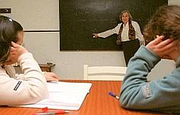 Las clases de apoyo fuera del horario escolar se centran en la comunicación lingüística y el razonamiento matemático. SUR