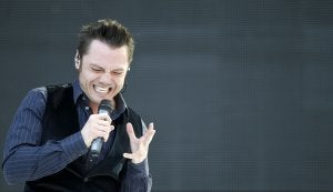 El cantante italiano Tiziano Ferro estuvo ingresado varias horas. :: Afp