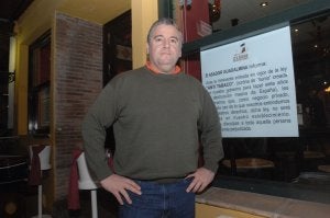 Rebajan la multa al asador insumiso de Guadalmina