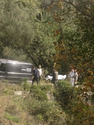 Hallan enterrado en Istán el cadáver tiroteado y descuartizado de un hombre
