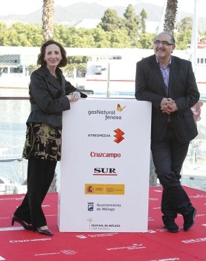 La actriz Mabel Rivera y el director Jorge Algora presentaron ayer en Málaga el drama romántico 'Inevitable'. ::
SALVADOR SALAS