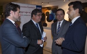 La economía andaluza tocará fondo este año y comenzará a crecer en 2014