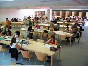 Los alumnos matriculados en el doctorado tienen derecho a disfrutar de todos los servicios universitarios. ::
SUR