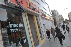 Clientes de un gimnasio exigen la devolución de sus cuotas tras el cierre por sorpresa del establecimiento
