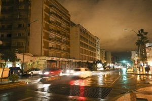 Aspecto que presentaba anoche la avenida de Velázquez de la capital sobre las 22.45 horas. ::                             Ñito Salas