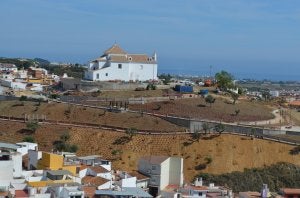 Las obras del jardín botánico del cerro de Los Remedios de Vélez superan su ecuador