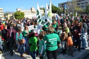 Manifestación para pedir el nuevo instituto el pasado diciembre. :: e. c.
