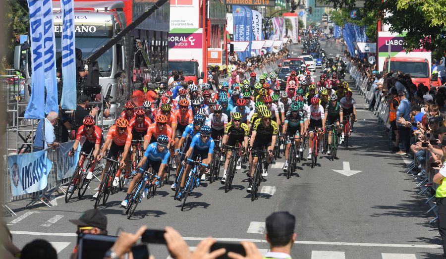 El espectáculo del ciclismo de alto nivel pasó una vez más por las carreteras guipuzcoanas de la mano de la Clásica de San Sebastián