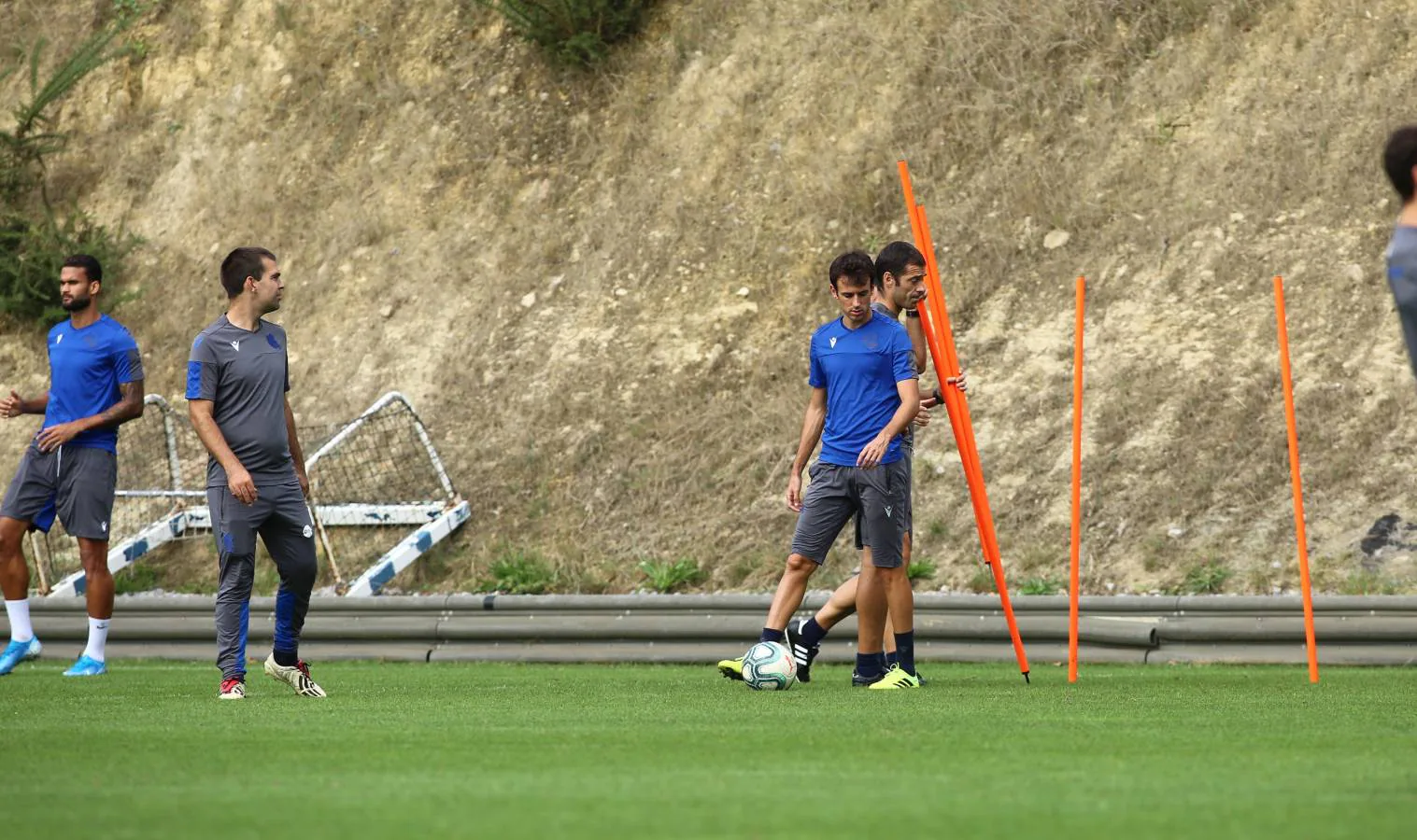 Tras el triunfo de la Real Sociedad en el nuevo Anoeta frente al Atlético de Madrid, el equipo ha vuelto a entrenarse en Zubieta. 