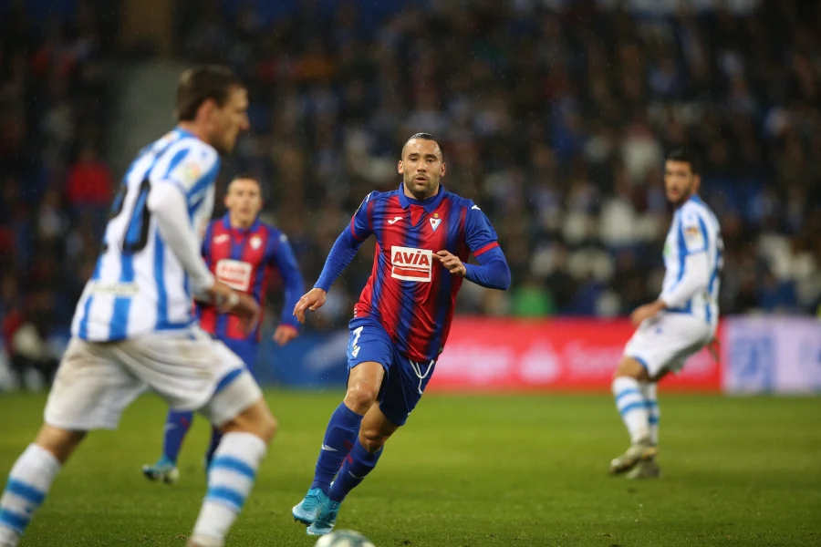 La Real Sociedad vence 4-1 al Eibar en el Reale Arena. 