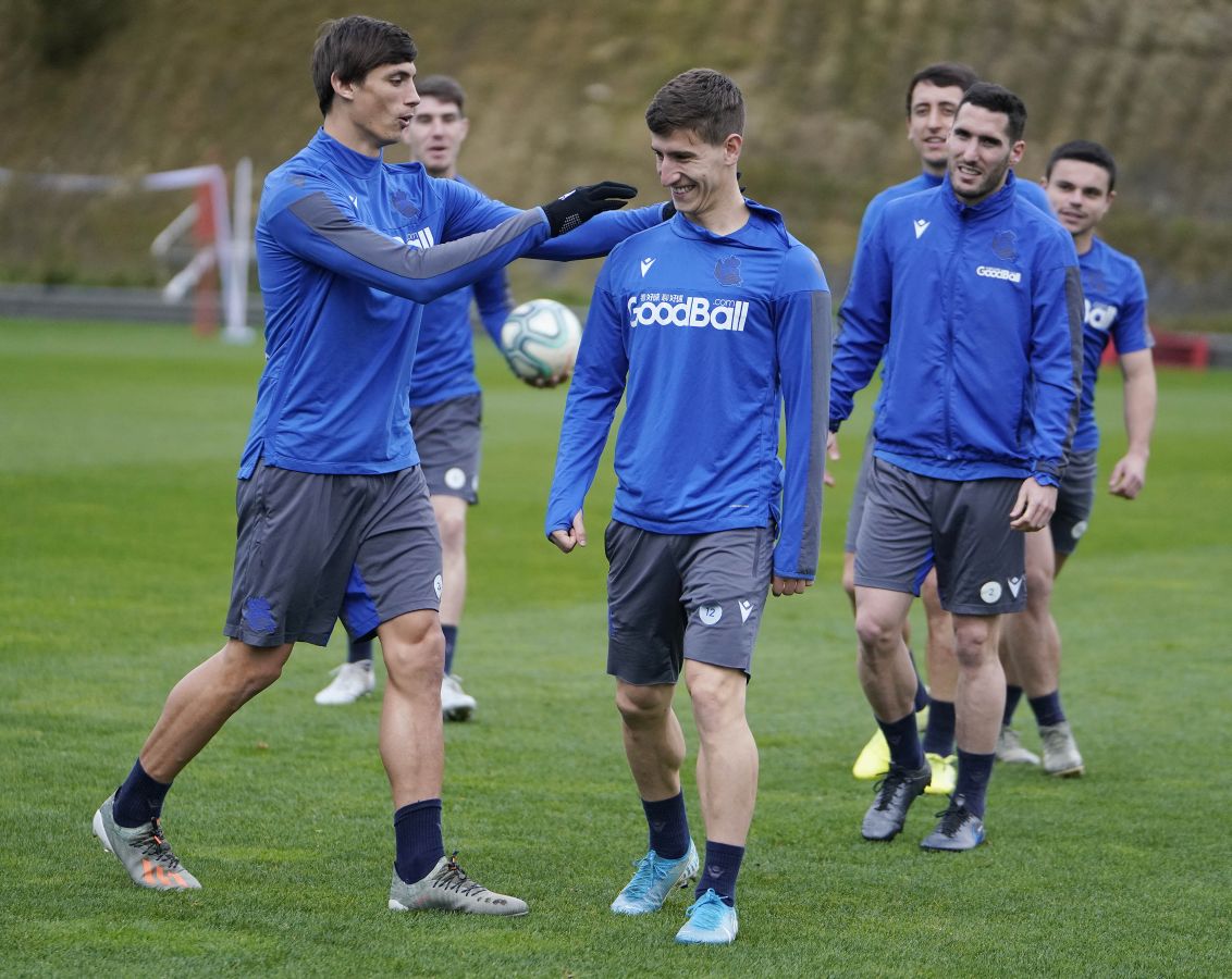 El defensa beaisandarra se ha entrenado junto al resto de sus compañeros a dos días de enfrentarse al Betis en el Villamarin.