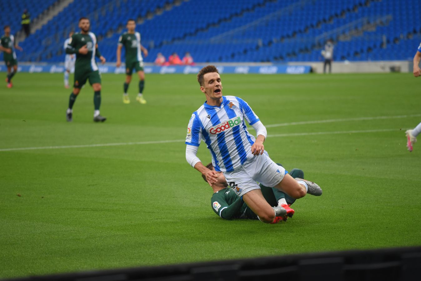 La Real Sociedad ha ganado su primer partido tras la vuelta de la Liga después de remontar a un Espanyol que se había adelantado en el marcador.