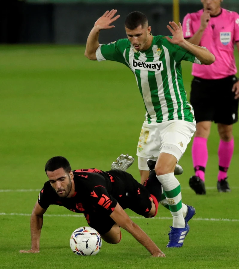 La Real se ha ido al descanso con ventaja en el marcador gracias al gol de Portu en el minuto 43