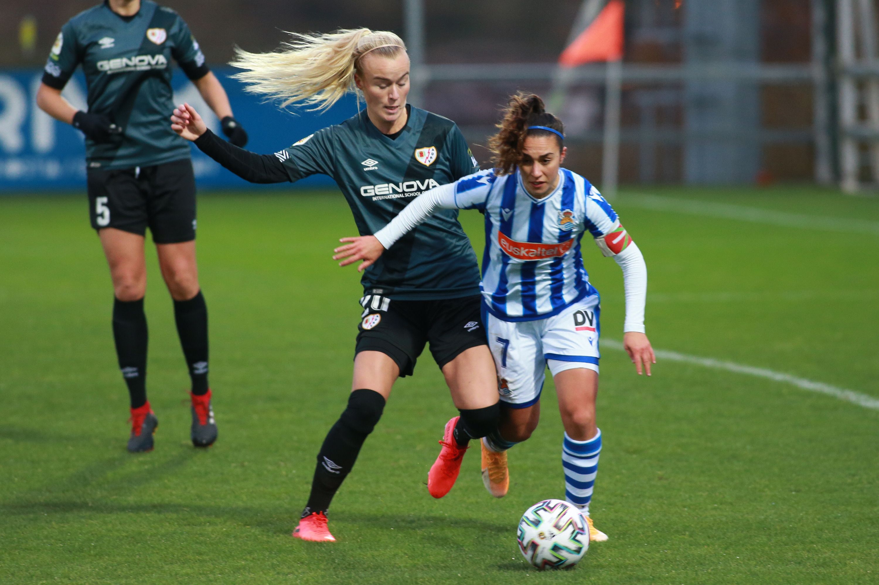 Las jugadoras de Natalia Arroyo superaron 2-0 al equipo madrileño después de completar un gran encuentro