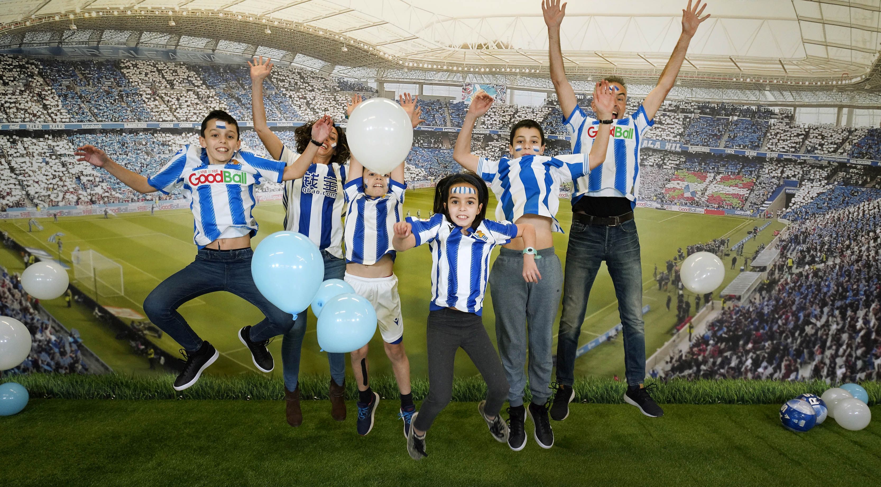 Fotos: La familia de Maialen Azkona ya sueña con el título de la Copa