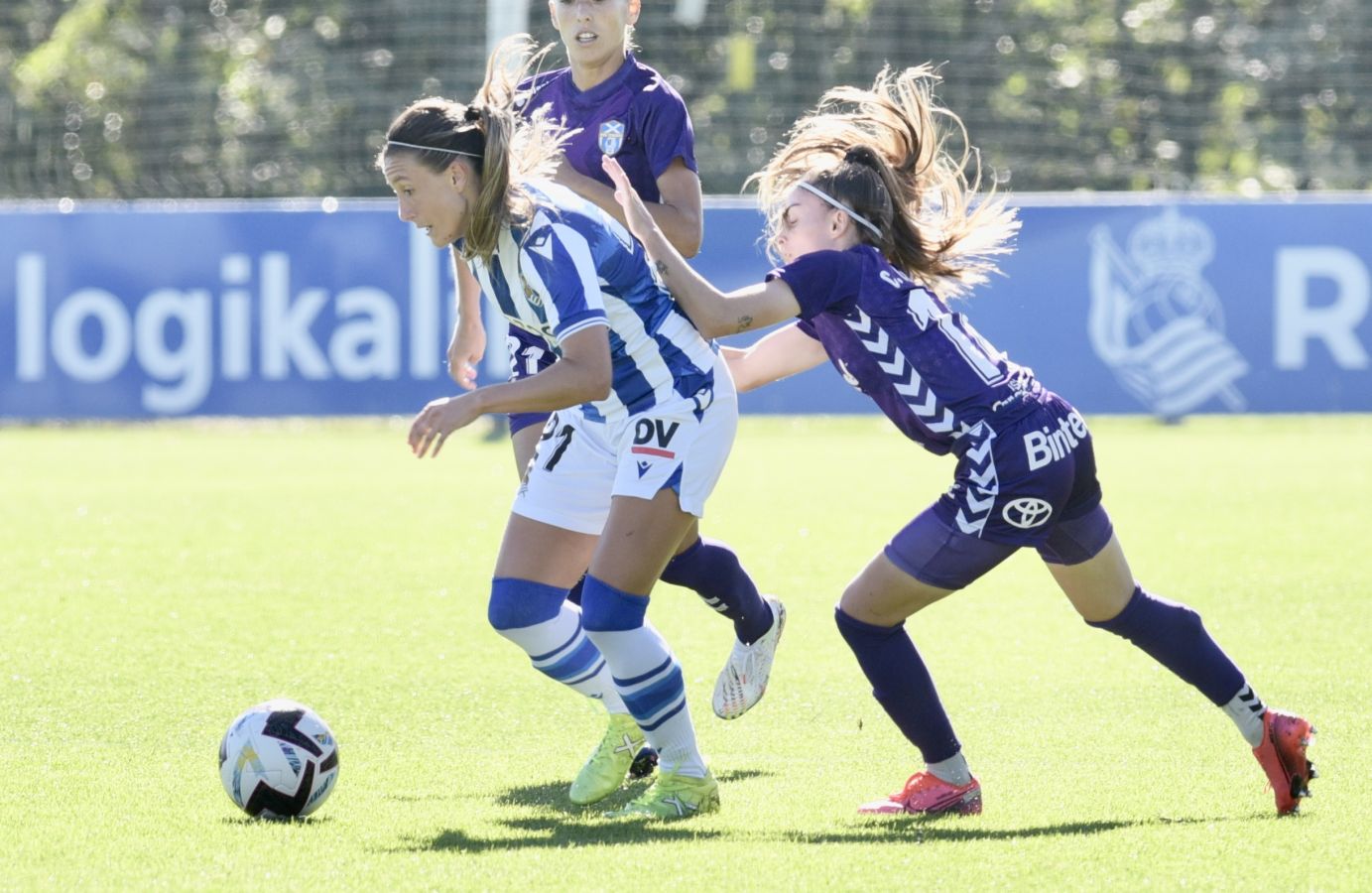 Un gol de Amaiur en el 96 permite al equipo donostiarra empatar frente a un Granadilla que aprovechó la única que tuvo para marcar