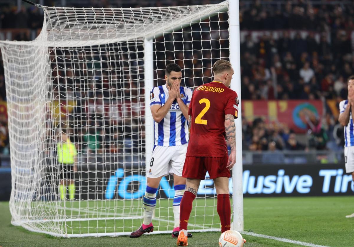 Merino y Oyarzabal se lamentan en el Olímpico de Roma tras una ocasión errada por la Real.