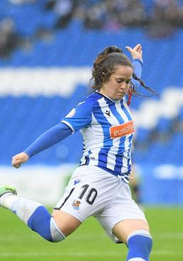 Gran ambiente en el derbi femenino en Zubieta