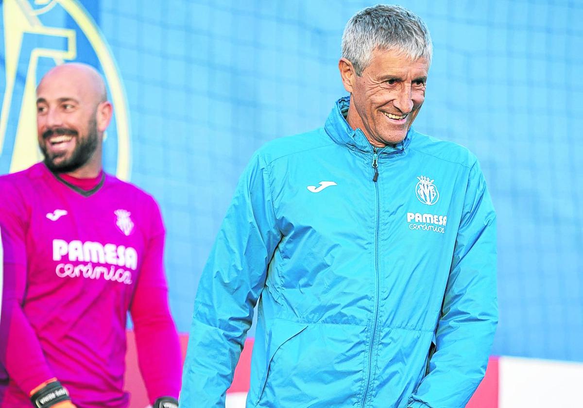 Quique Setién en el entrenamiento de este viernes.